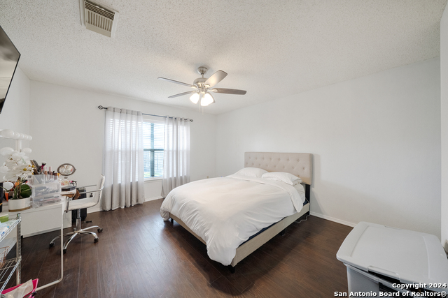 Image 16 of 26 For 7919 Dueling Oak