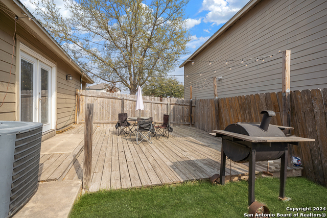 Image 22 of 26 For 7919 Dueling Oak