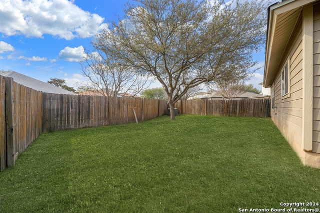 Image 24 of 26 For 7919 Dueling Oak