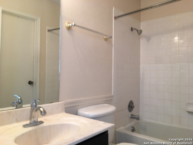 Image 6 of 10 For 11815 Vance Jackson 1804