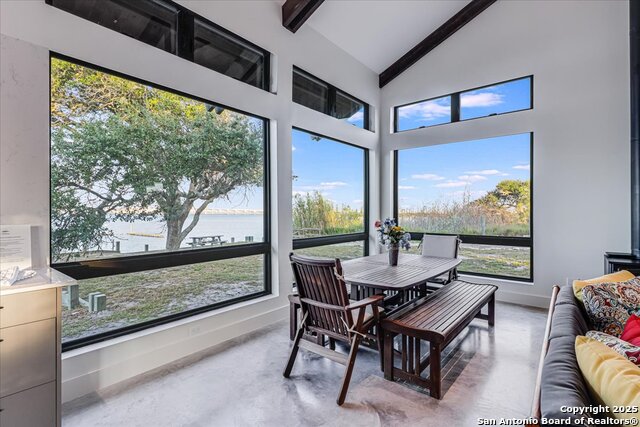 Listing photo id 8 for 6031 Loop 1781