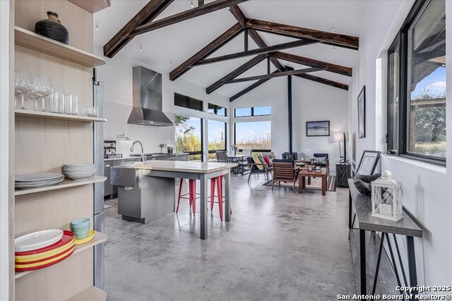 Listing photo id 12 for 6031 Loop 1781