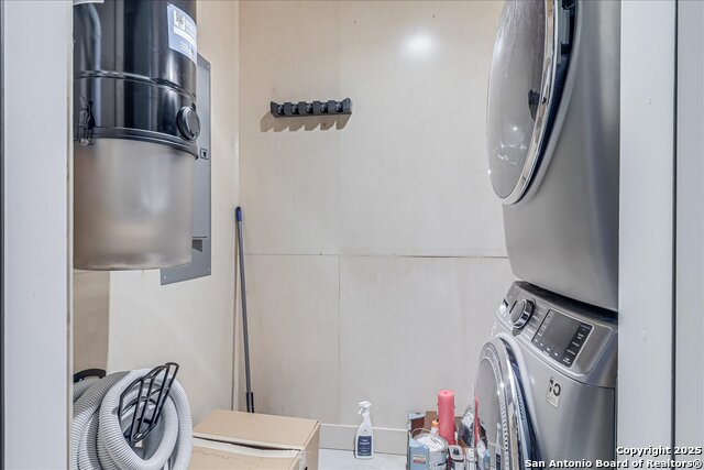 Listing photo id 16 for 6031 Loop 1781