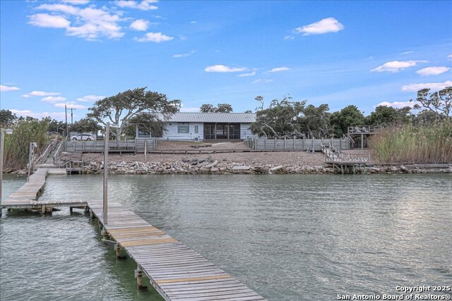 Listing photo id 18 for 6031 Loop 1781