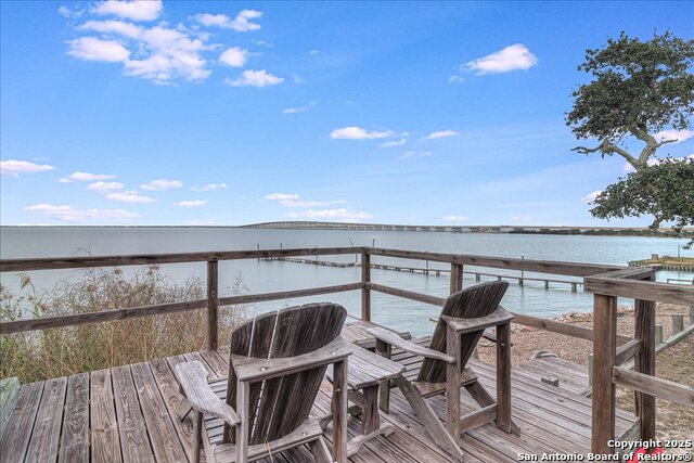 Listing photo id 19 for 6031 Loop 1781