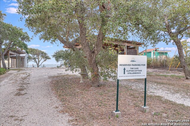 Listing photo id 20 for 6031 Loop 1781