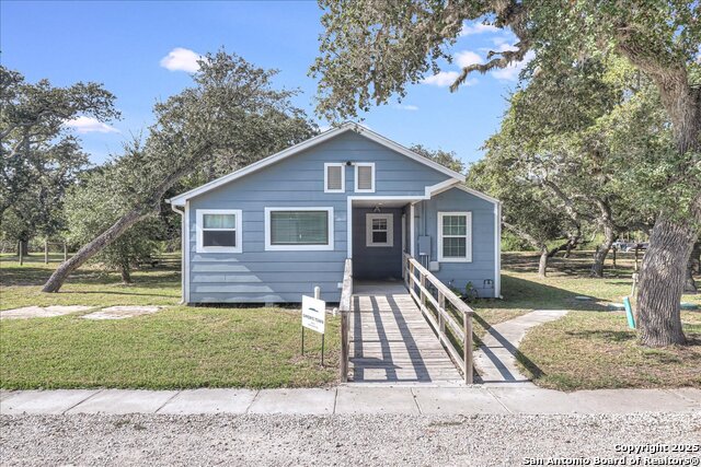 Listing photo id 22 for 6031 Loop 1781