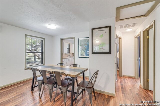 Listing photo id 27 for 6031 Loop 1781