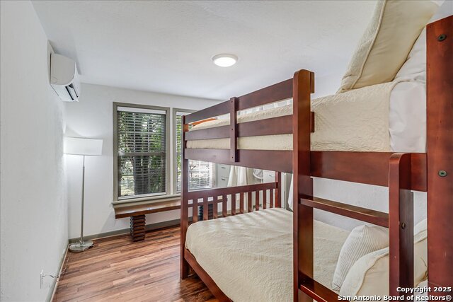 Listing photo id 31 for 6031 Loop 1781