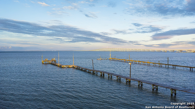 Listing photo id 2 for 6031 Loop 1781