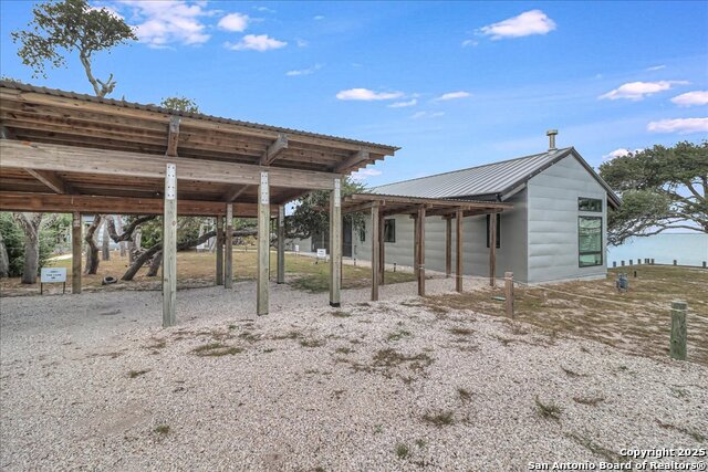 Listing photo id 4 for 6031 Loop 1781