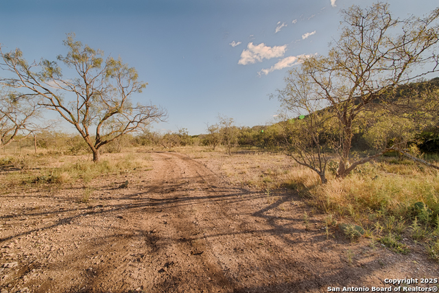 Listing photo id 8 for 2205 Sd 45700