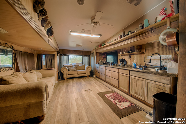 Listing photo id 25 for 2205 Sd 45700