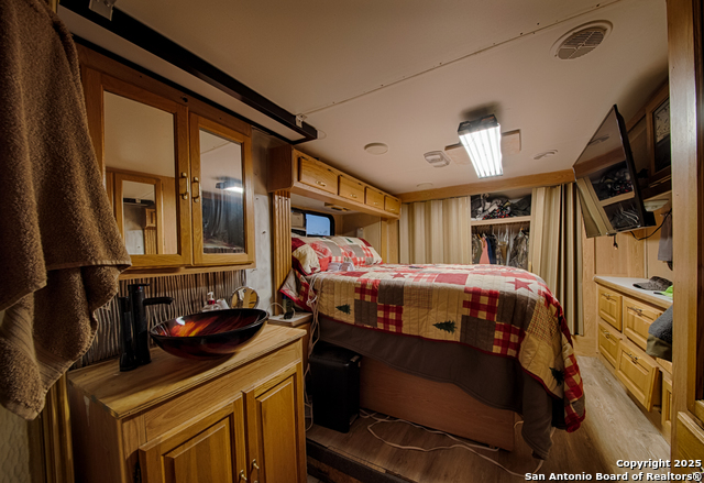 Listing photo id 26 for 2205 Sd 45700