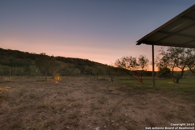 Listing photo id 2 for 2205 Sd 45700