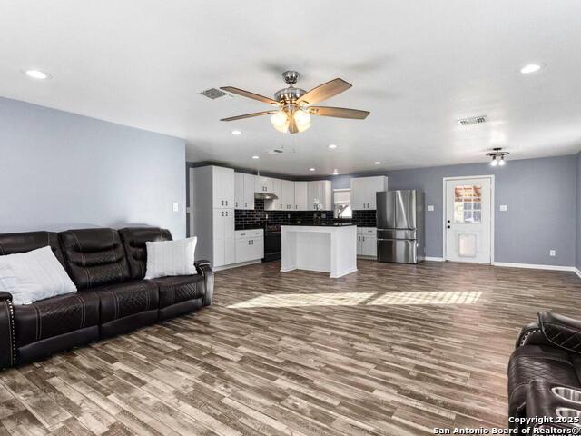 Image 12 of 41 For 11922 Jolly