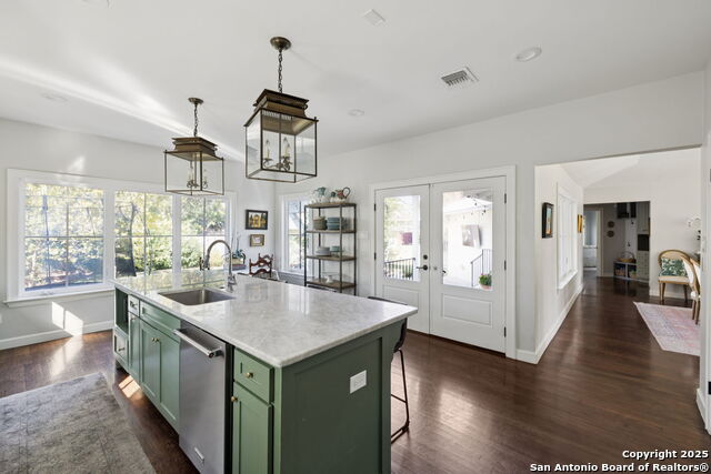 Listing photo id 16 for 127 Larkwood Dr