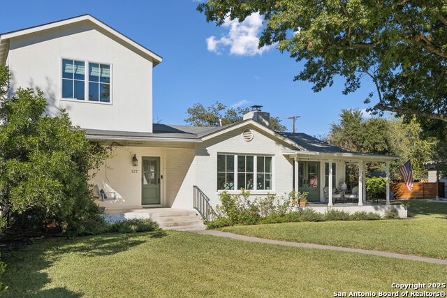 Listing photo id 0 for 127 Larkwood Dr