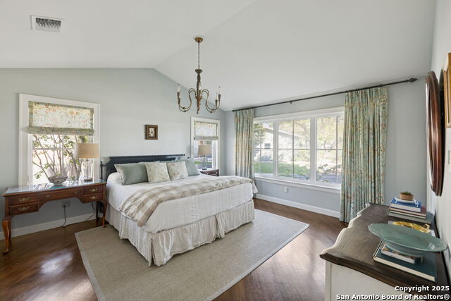 Listing photo id 20 for 127 Larkwood Dr