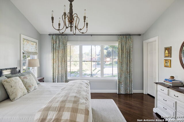 Listing photo id 21 for 127 Larkwood Dr