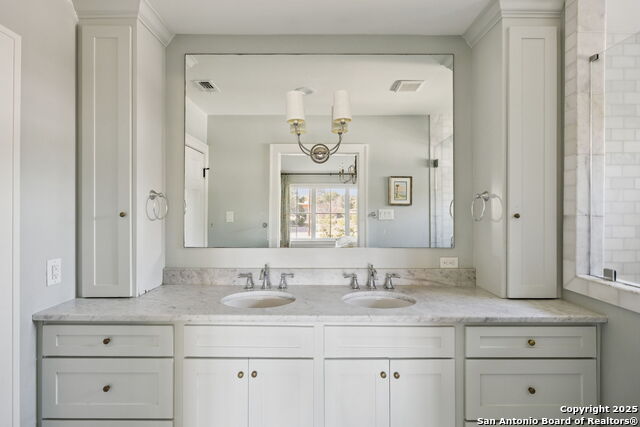 Listing photo id 23 for 127 Larkwood Dr