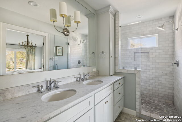 Listing photo id 24 for 127 Larkwood Dr