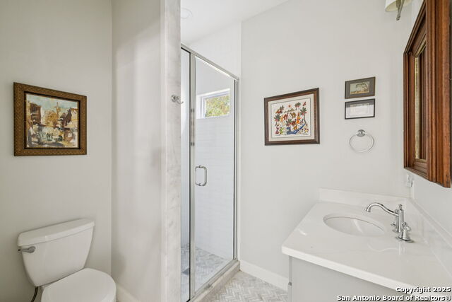 Listing photo id 29 for 127 Larkwood Dr