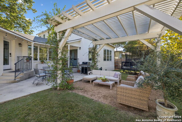 Listing photo id 36 for 127 Larkwood Dr