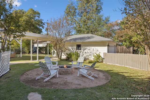 Listing photo id 39 for 127 Larkwood Dr