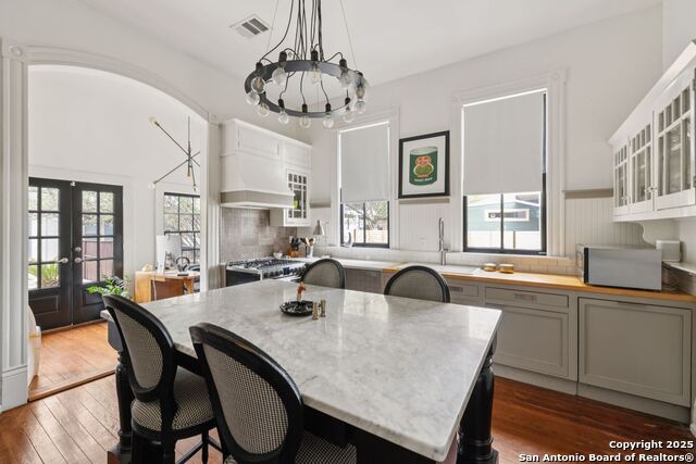 Image 21 of 63 For 227 Claudia St