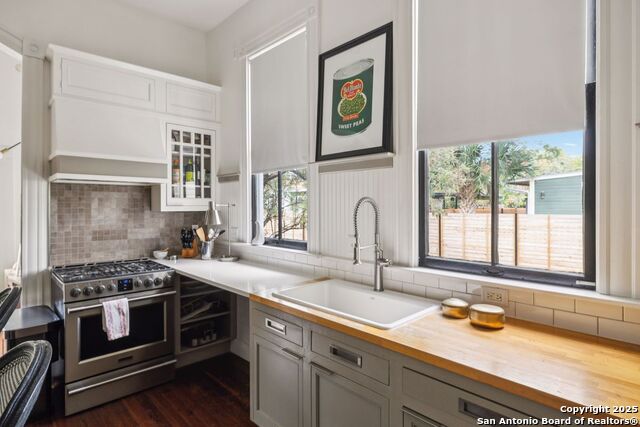 Image 22 of 63 For 227 Claudia St