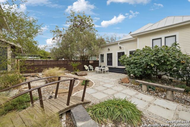 Image 33 of 63 For 227 Claudia St