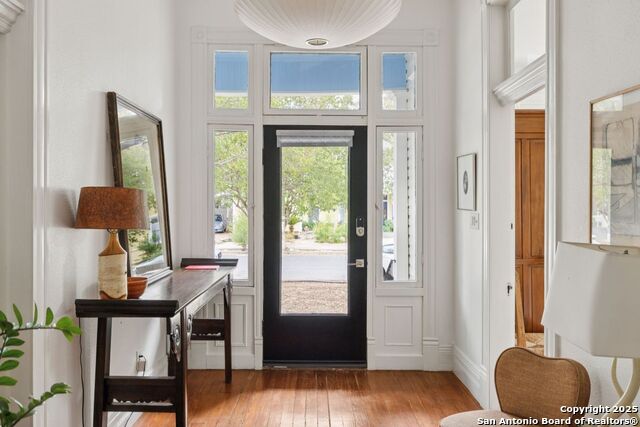 Image 4 of 63 For 227 Claudia St