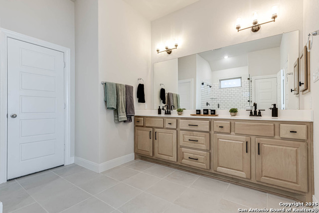 Image 24 of 37 For 22834 Evangeline