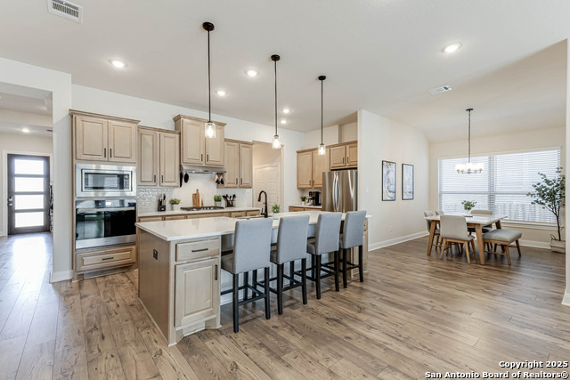 Image 8 of 37 For 22834 Evangeline