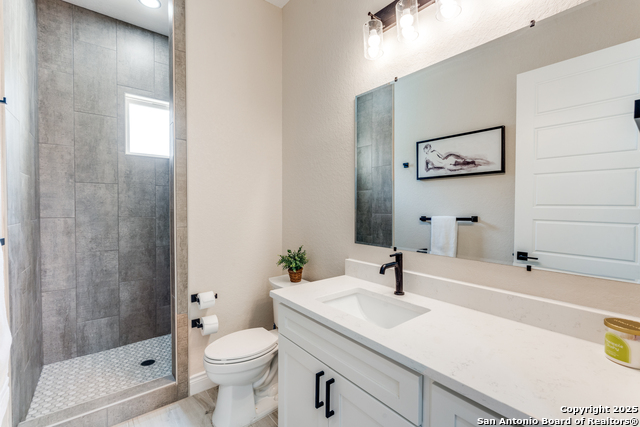 Image 21 of 49 For 3105 Comal  