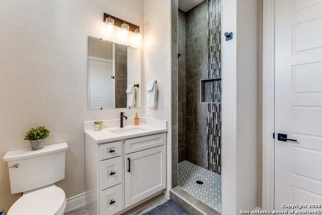 Image 23 of 49 For 3105 Comal  