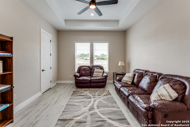 Image 24 of 49 For 3105 Comal  