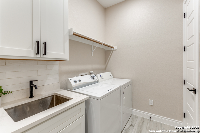 Image 29 of 49 For 3105 Comal  