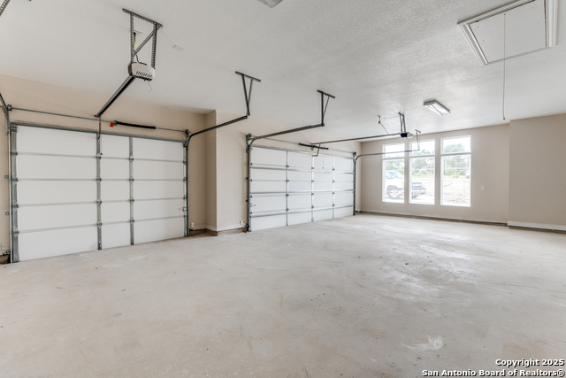 Image 31 of 49 For 3105 Comal  