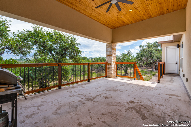 Image 33 of 49 For 3105 Comal  