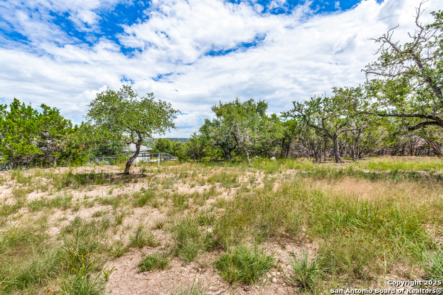 Image 34 of 49 For 3105 Comal  