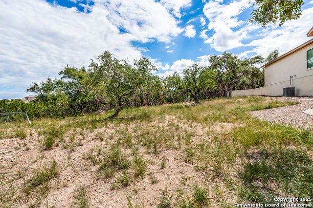 Image 36 of 49 For 3105 Comal  