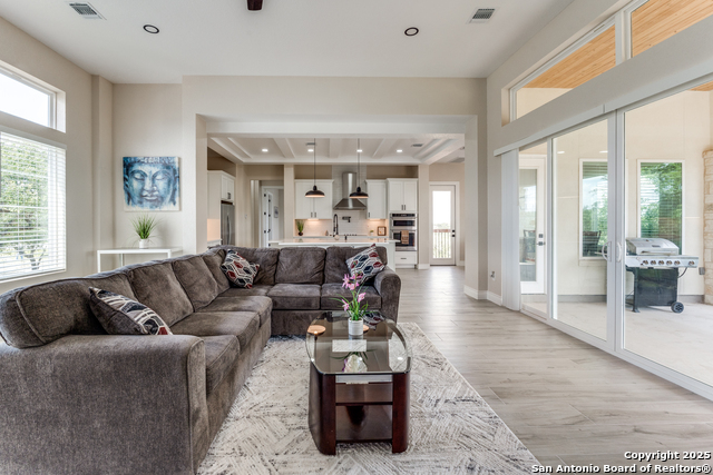 Image 9 of 49 For 3105 Comal  