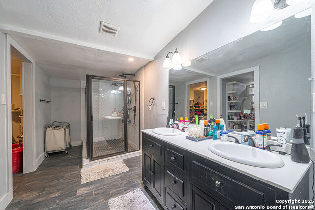 Image 18 of 22 For 535 Denver  