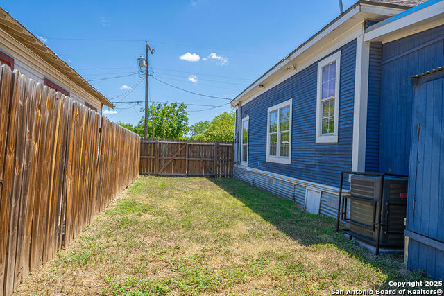 Image 22 of 22 For 535 Denver  