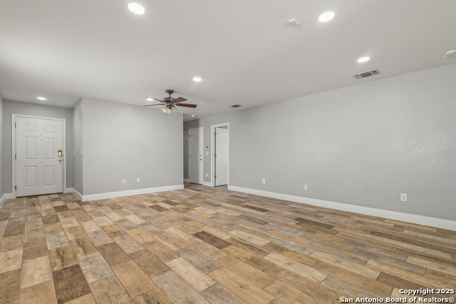 Image 3 of 25 For 3431 Calico Corner