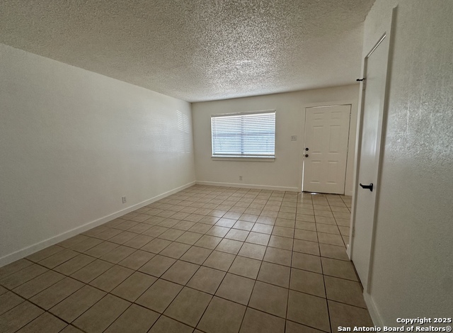 Image 12 of 15 For 212 Simmons