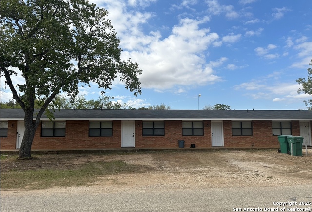 Image 15 of 15 For 212 Simmons