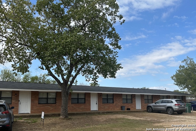 Image 5 of 15 For 212 Simmons